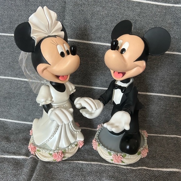 °o° MUST SEE Bride Minnie and Groom Mickey bobble heads with magnetic nose °o° - Picture 8 of 14
